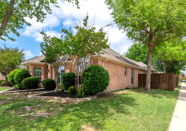 Homes for sale in Allen, TX | 1320 Marwood Dr, Allen, TX 75013 | MLS# 21231894