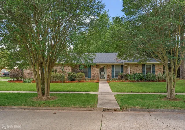Homes for sale in Bossier City, LA | 1810 Pluto Dr, Bossier City, LA 71112 | MLS# 21245760