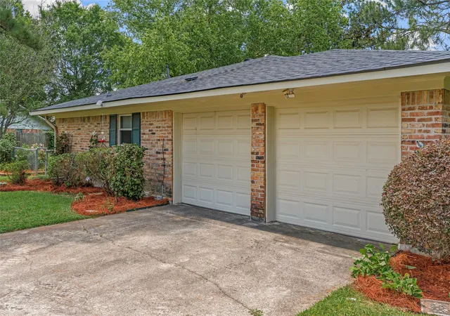 Homes for sale in Bossier City, LA | 1810 Pluto Dr, Bossier City, LA 71112 | MLS# 21245760