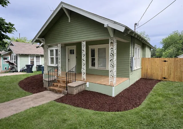 1st image of 1602 Mitchell Ave, Waco, TX 76708 | MLS# 21244439