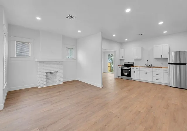 3rd image of 1602 Mitchell Ave, Waco, TX 76708 | MLS# 21244439