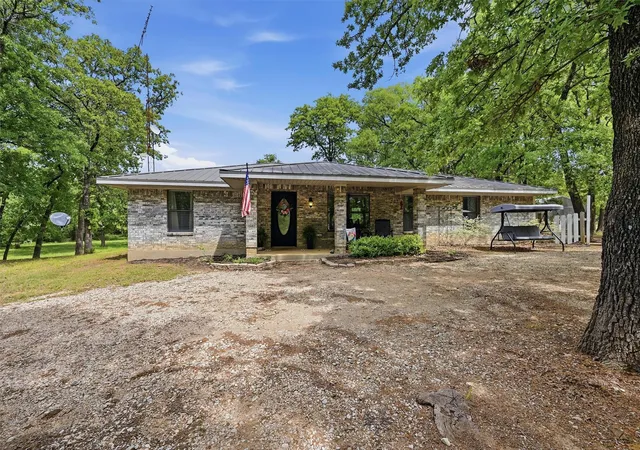 Photo 2 of Single family home for sale at 4476 County Road 107, Gainesville, TX 76240 | MLS# 21246062 | Listing updated on 2026-08-03