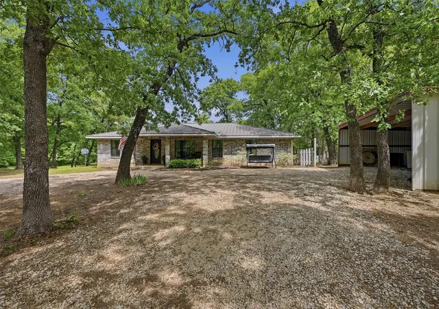 Photo 3 of Single family home for sale at 4476 County Road 107, Gainesville, TX 76240 | MLS# 21246062 | Listing updated on 2026-08-03