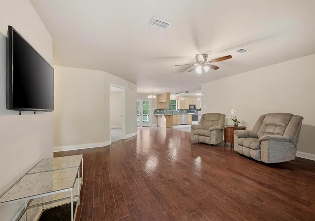 Photo 3 of Single family home for sale at 4476 County Road 107, Gainesville, TX 76240 | MLS# 21246062 | Listing updated on 2026-08-03