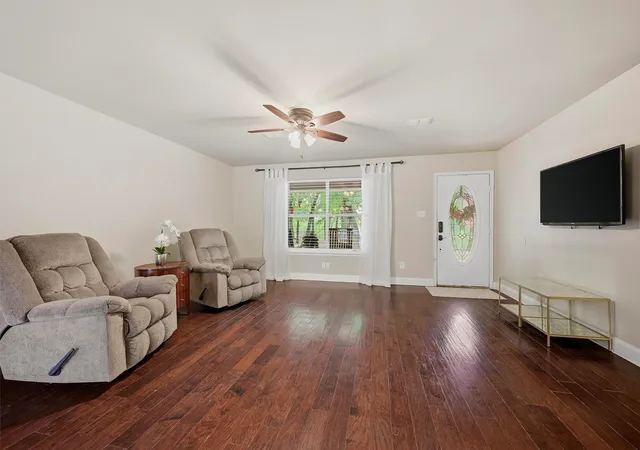 Photo 4 of Single family home for sale at 4476 County Road 107, Gainesville, TX 76240 | MLS# 21246062 | Listing updated on 2026-08-03