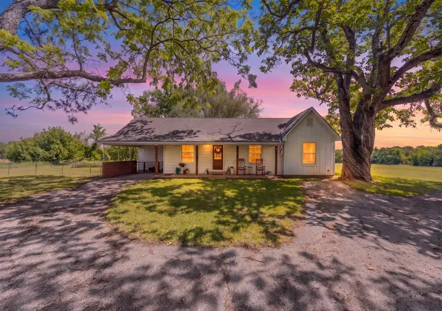 Homes for sale in Emory, TX | 1100 Rs County Road 3150, Emory, TX 75440 | MLS# 21244168