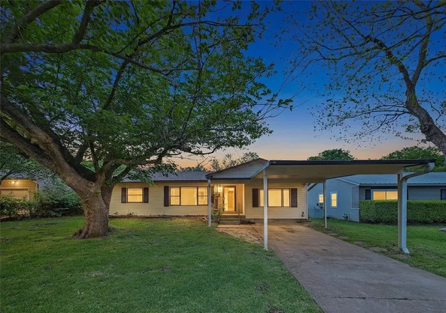 Homes for sale in Irving, TX | 2310 Ridgewood St, Irving, TX 75062 | MLS# 21232106