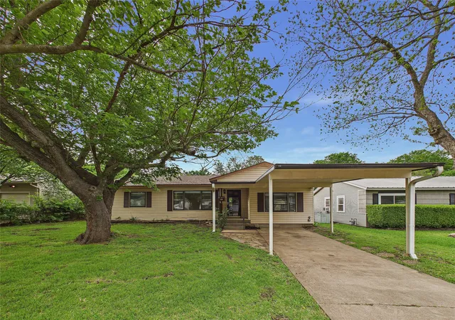 Homes for sale in Irving, TX | 2310 Ridgewood St, Irving, TX 75062 | MLS# 21232106