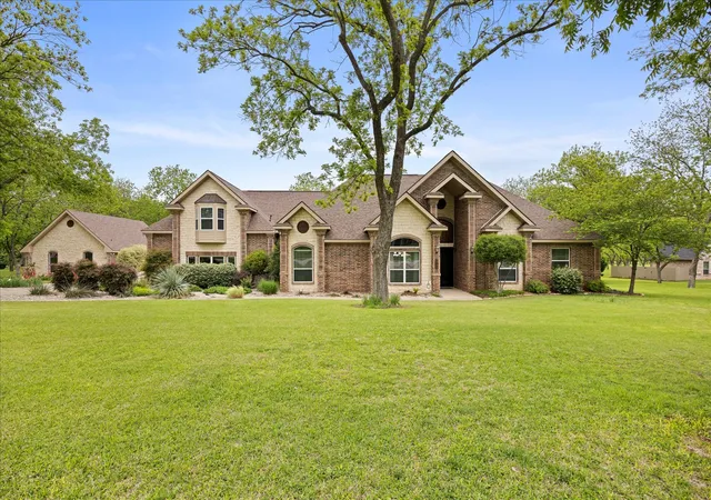 Photo 1 of Single family home for sale at 7404 Fox Fire Ct, Granbury, TX 76049 | MLS# 21245480 | Listing updated on 2026-09-03