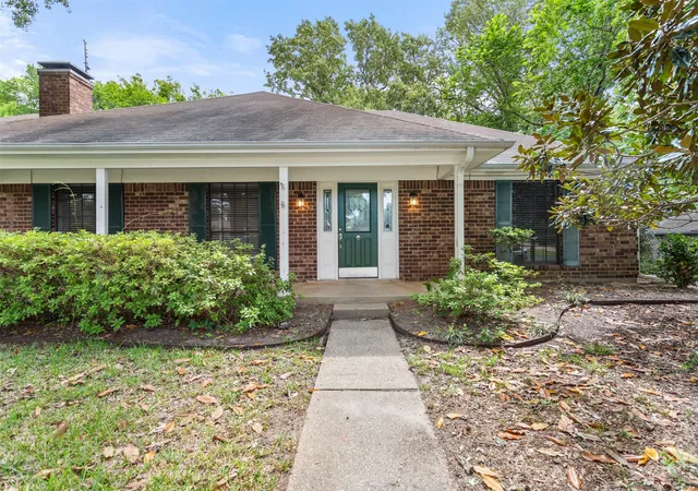 Homes for sale in Tyler, TX | 15049 Northwood Dr, Tyler, TX 75703 | MLS# 21246131