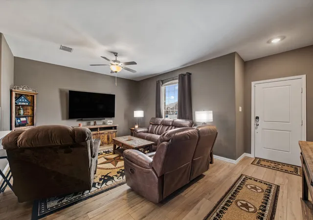 4th image of 1810 Memorable Moment Dr, Crandall, TX 75114 | MLS# 21245382