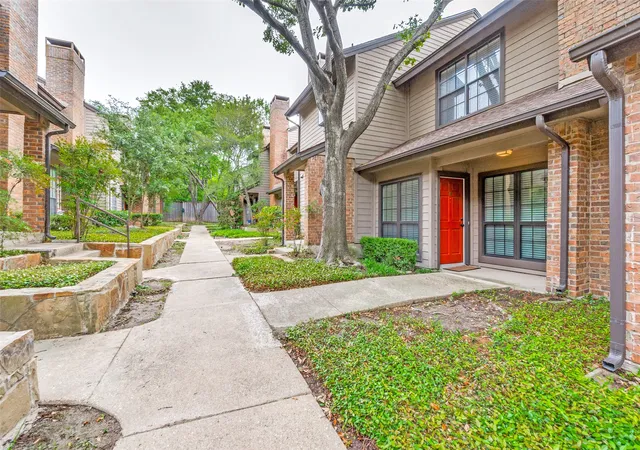 Photo 3 of Condo for sale at 9910 Royal Ln #1006, Dallas, TX 75231 | MLS# 21246179 | Listing updated on 2026-07-08