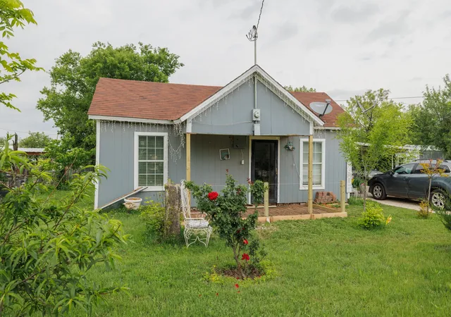Homes for sale in Coleman, TX | 308 W 5th St, Coleman, TX 76834 | MLS# 21245201