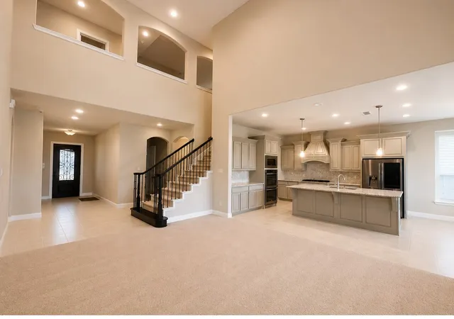 Photo 4 of Sale Pending at 2818 Twin Ridge Dr, Arlington, TX 76001 | MLS# 21235130 | Listing updated on 2026-07-22