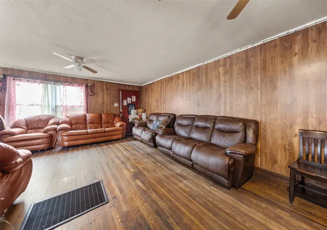 3rd image of 2709 Speight Ave, Waco, TX 76711 | MLS# 21246331