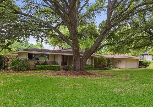 Photo 4 of Single family home for sale at 3601 Encanto, Fort Worth, TX 76109 | MLS# 21246338 | Listing updated on 2026-07-23