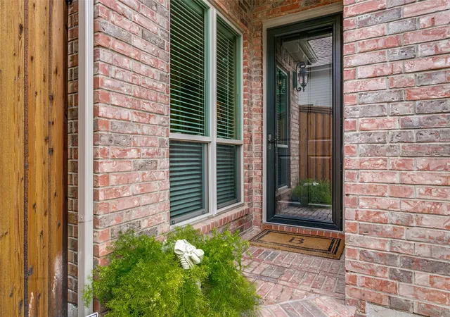Homes for sale in Irving, TX | 303 Old York Rd, Irving, TX 75063 | MLS# 21244226