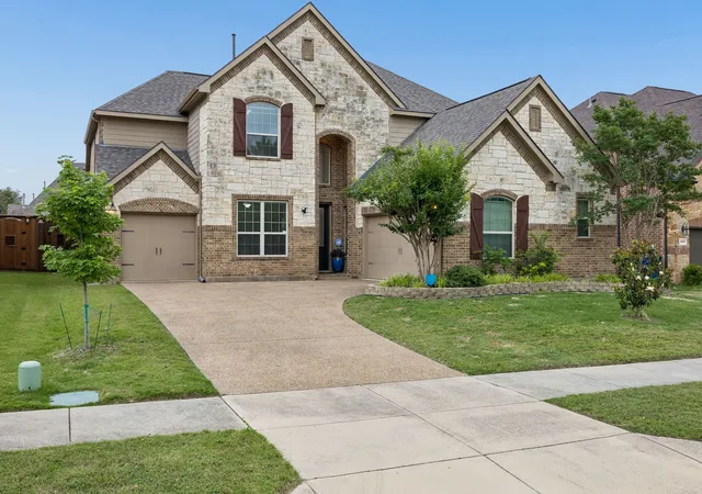 Photo 2 of Single family home for sale at 9519 Amberwoods Ln, Frisco, TX 75035 | MLS# 21246565 | Listing updated on 2026-08-23