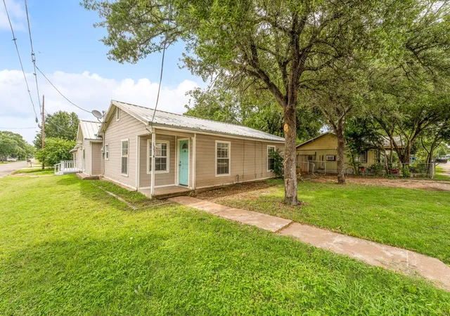 Multi family home for sale at 1391 N Paddock St, Stephenville, TX 76401 | MLS# 21242182