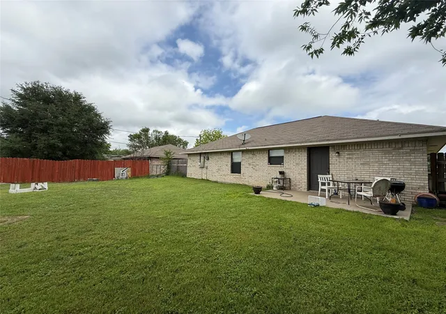 Homes for sale in Bellmead, TX | 1004 Clover St, Bellmead, TX 76705 | MLS# 21233330