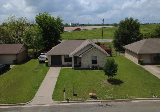 Homes for sale in Bellmead, TX | 1004 Clover St, Bellmead, TX 76705 | MLS# 21233330