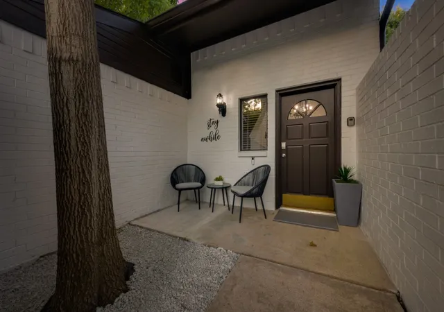 Photo 3 of Single family home for sale at 17920 Hillcrest Rd, Dallas, TX 75252 | MLS# 21246373 | Listing updated on 2026-08-26