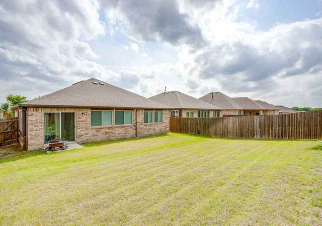 Homes for sale in Alvarado, TX | 1069 Nighthawk Trl, Alvarado, TX 76009 | MLS# 21244436