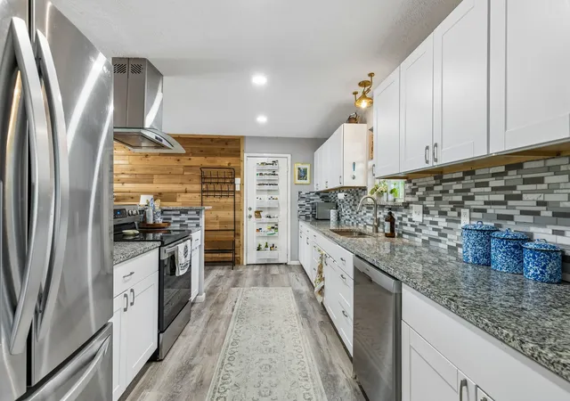 Photo 3 of Single family home for sale at 2306 W Five Mile Pkwy, Dallas, TX 75224 | MLS# 21246661 | Listing updated on 2026-07-28