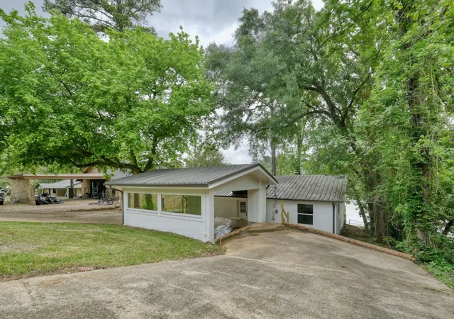 Homes for sale in Hideaway, TX | 1221 Chateau Ln, Hideaway, TX 75771 | MLS# 21246668