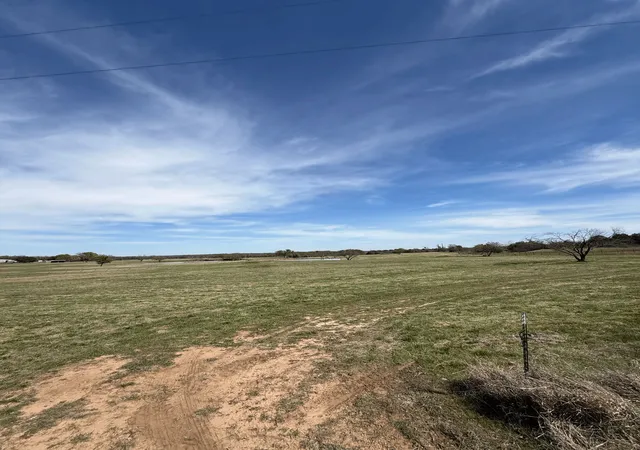 Homes for sale in Lipan, TX | 200 York Ln, Lipan, TX 76462 | MLS# 21246693