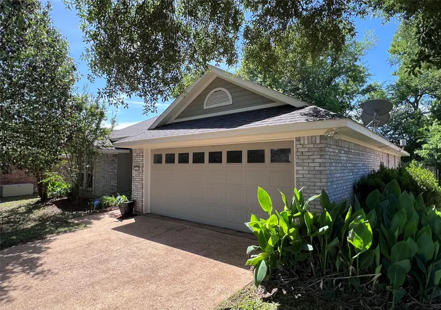 Photo 2 of Single family home for sale at 311 S Parkridge Dr, Benton, LA 71006 | MLS# 21246725 | Listing updated on 2026-07-10