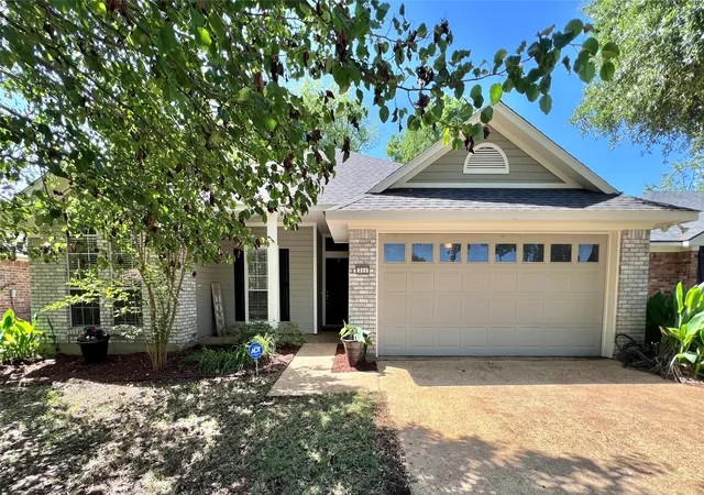 Photo 3 of Single family home for sale at 311 S Parkridge Dr, Benton, LA 71006 | MLS# 21246725 | Listing updated on 2026-07-10