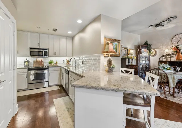 2nd image of 411 W 7th St #405, Fort Worth, TX 76102 | MLS# 21245672