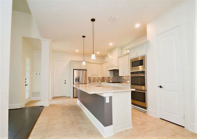 Photo 4 of Sale Pending at 516 Four Stones Blvd, The Colony, TX 75056 | MLS# 21246774 | Listing updated on 2026-10-02