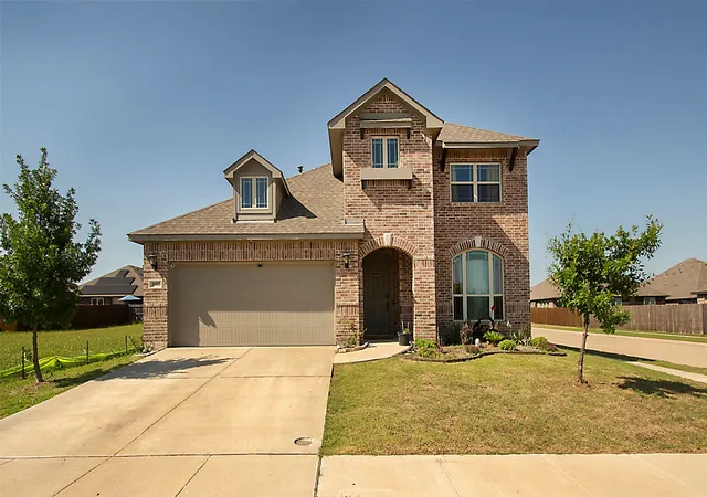 Photo 2 of Single family home for sale at 1097 Raptor Rd, Alvarado, TX 76009 | MLS# 21241037 | Listing updated on 2026-08-03