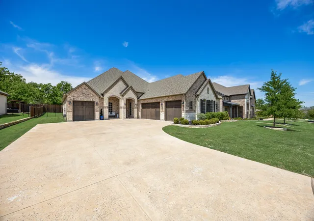 Photo 2 of Sale Pending at 330 Prairie View Rd, Rockwall, TX 75087 | MLS# 21237022 | Listing updated on 2026-07-23