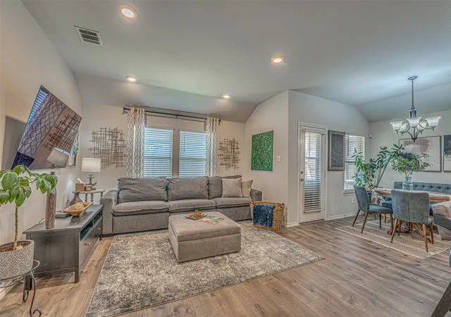 1st image of 1805 Yale St, Farmersville, TX 75442 | MLS# 21224008