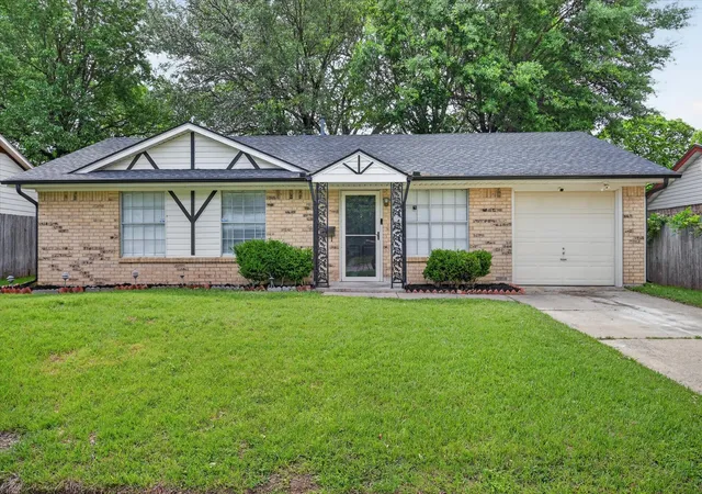 Homes for sale in Duncanville, TX | 263 Merribrook Trl, Duncanville, TX 75116 | MLS# 21246263