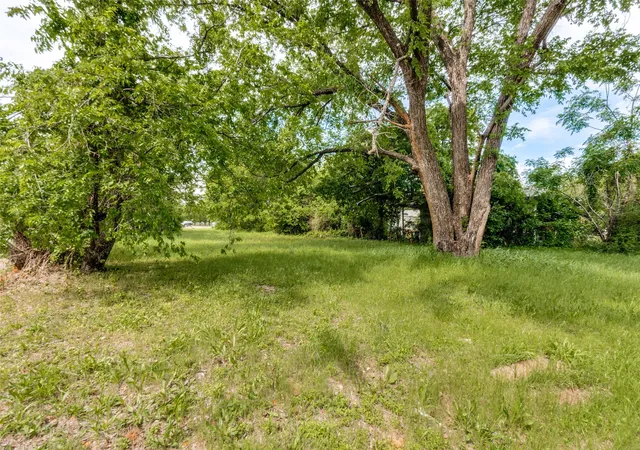 Photo 3 of Land for sale at 3711 Carpenter Ave, Dallas, TX 75210 | MLS# 21246861 | Listing updated on 2026-05-12