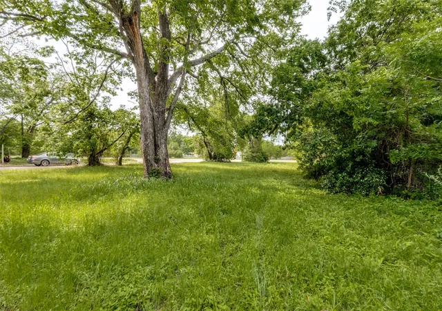 Photo 4 of Land for sale at 3711 Carpenter Ave, Dallas, TX 75210 | MLS# 21246861 | Listing updated on 2026-05-12