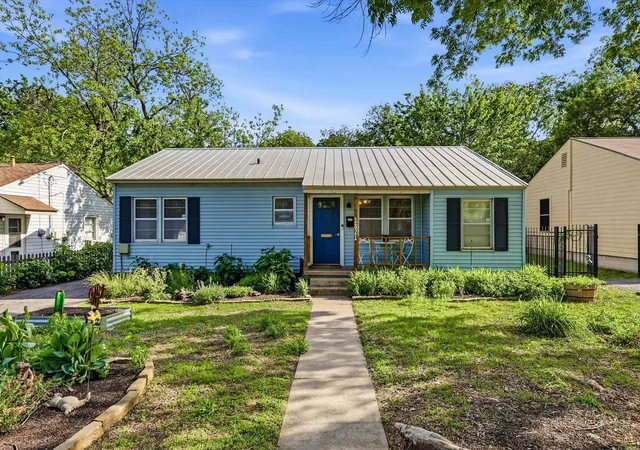 Photo 1 of Single family home for sale at 1821 Sena St, Denton, TX 76201 | MLS# 21244507 | Listing updated on 2026-08-29