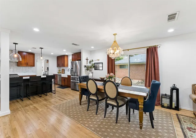 Photo 4 of Single family home for sale at 6735 Kingsbury Dr, Dallas, TX 75231 | MLS# 21239099 | Listing updated on 2026-08-30