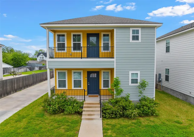 Photo 1 of Single family home for sale at 1108 Oakwood Ave, Waco, TX 76706 | MLS# 21244190 | Listing updated on 2026-09-15