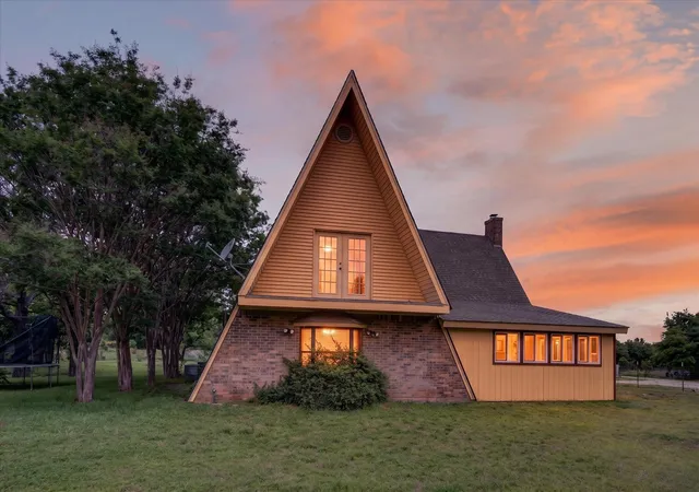 Photo 3 of Single family home for sale at 1276 County Road 1480, Alvord, TX 76225 | MLS# 21242646 | Listing updated on 2026-09-24