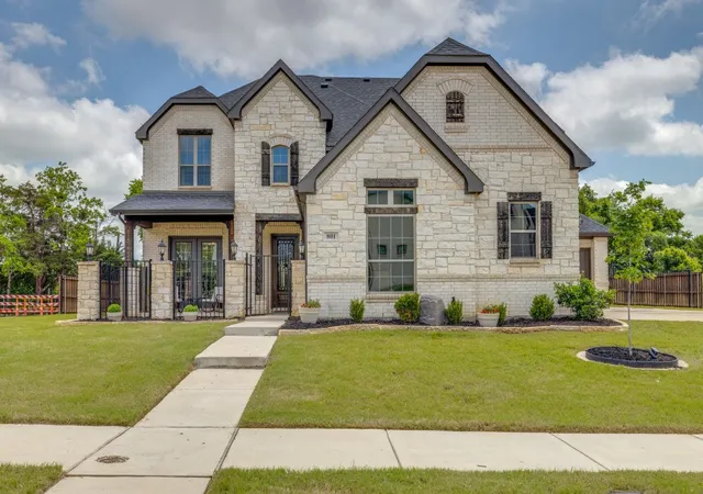 1st image of 801 Toby Trl, Mansfield, TX 76063 | MLS# 21243949