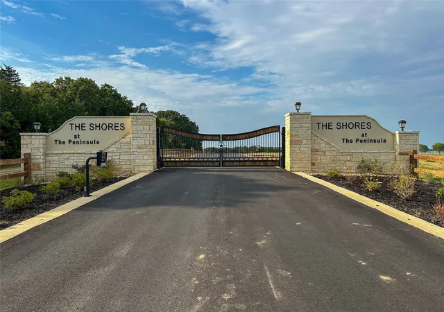 Homes for sale in Honey Grove, TX | 215 Cove Side Ct, Honey Grove, TX 75446 | MLS# 21247023