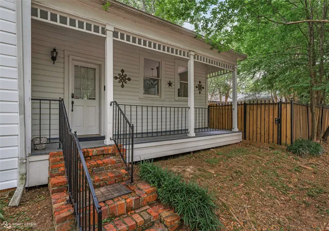 Photo 3 of Single family home for sale at 857 Robinson Pl, Shreveport, LA 71104 | MLS# 21246630 | Listing updated on 2026-07-20