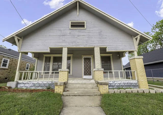 Homes for sale in Stephenville, TX | 719 W Tarleton St, Stephenville, TX 76401 | MLS# 21246096