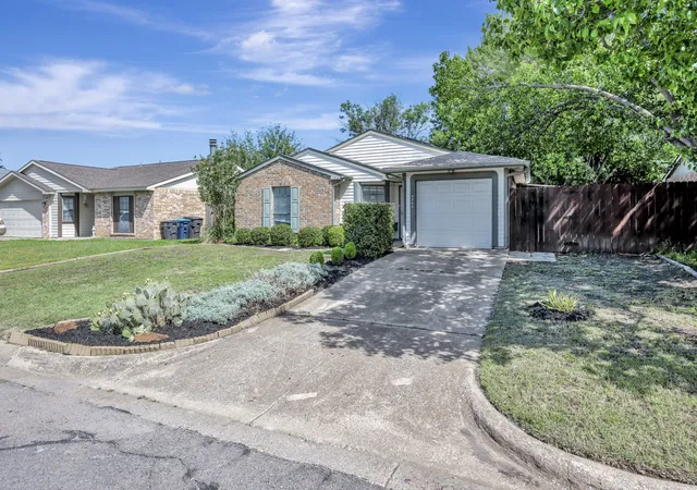 Photo 2 of Sale Pending at 4745 Rose Of Sharon Ln, Fort Worth, TX 76137 | MLS# 21246375 | Listing updated on 2026-08-03