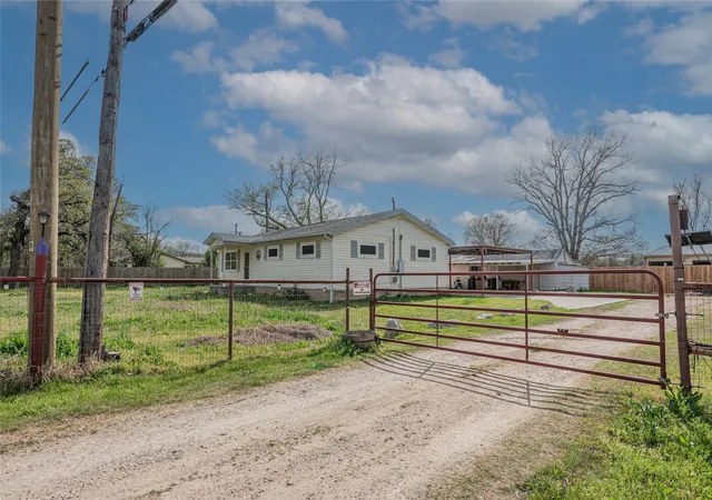 Photo 1 of Sale Pending at 900 Silver Creek Azle Rd, Azle, TX 76020 | MLS# 21246566 | Listing updated on 2026-07-23